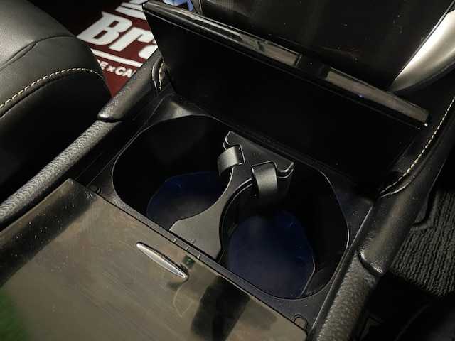 トヨタ ハリアー ハイブリッド プログレス 道央・札幌 2018(平30)年 2.8万km ホワイトパールクリスタルシャイン 【2510036602】/４ＷＤ　/トヨタセーフティセンス　/純正ナビ　/全方位カメラ　/ＴＲＤフルエアロ　/レーダークルーズ　/運転席電動シート　/電動リアゲート　/ハーフレザーシート　/純正１８インチアルミホイール　/ＬＥＤヘッドライト