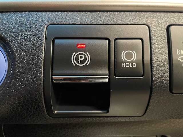 トヨタ ハリアー ハイブリッド プログレス 道央・札幌 2018(平30)年 2.8万km ホワイトパールクリスタルシャイン 【2510036602】/４ＷＤ　/トヨタセーフティセンス　/純正ナビ　/全方位カメラ　/ＴＲＤフルエアロ　/レーダークルーズ　/運転席電動シート　/電動リアゲート　/ハーフレザーシート　/純正１８インチアルミホイール　/ＬＥＤヘッドライト