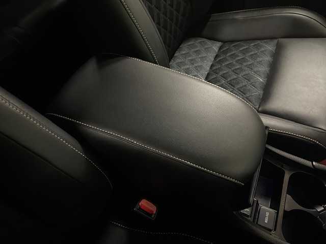 トヨタ ハリアー ハイブリッド プログレス 道央・札幌 2018(平30)年 2.8万km ホワイトパールクリスタルシャイン 【2510036602】/４ＷＤ　/トヨタセーフティセンス　/純正ナビ　/全方位カメラ　/ＴＲＤフルエアロ　/レーダークルーズ　/運転席電動シート　/電動リアゲート　/ハーフレザーシート　/純正１８インチアルミホイール　/ＬＥＤヘッドライト