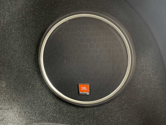 トヨタ ハリアー ハイブリッド プログレス 道央・札幌 2018(平30)年 2.8万km ホワイトパールクリスタルシャイン 【2510036602】/４ＷＤ　/トヨタセーフティセンス　/純正ナビ　/全方位カメラ　/ＴＲＤフルエアロ　/レーダークルーズ　/運転席電動シート　/電動リアゲート　/ハーフレザーシート　/純正１８インチアルミホイール　/ＬＥＤヘッドライト