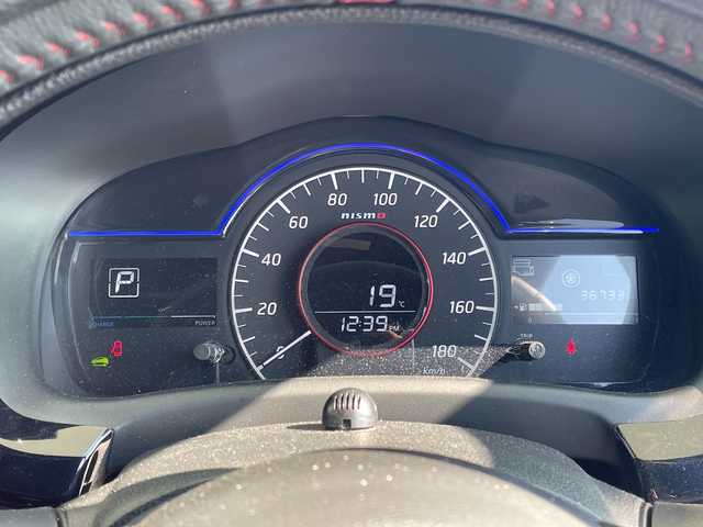 日産 ノート e－パワー ニスモ 愛知県 2018(平30)年 3.7万km ブリリアントホワイトパール 純正ナビ/全方位カメラ/バックカメラ/レーダークルーズコントロール/コーナーセンサー/インテリジェントミラー/ドライブレコーダー/ETC2.0/衝突軽減システム/フルセグ/CD DVD/Bluetooth/ステアリングスイッチ/スマートキー/プッシュスタート