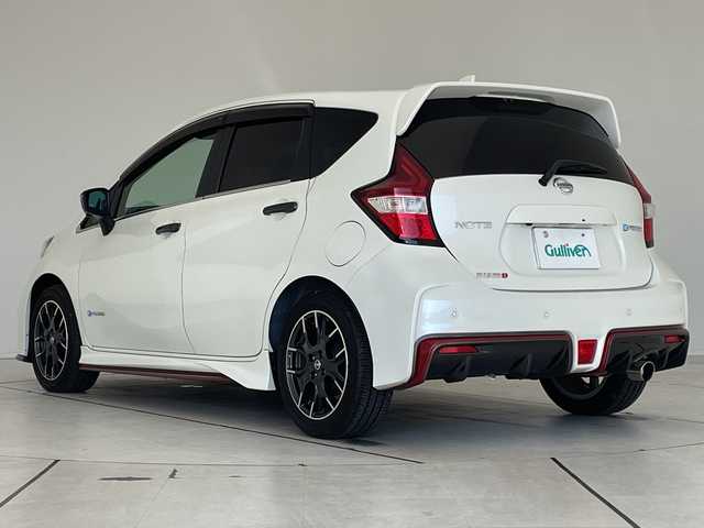 日産 ノート e－パワー ニスモ 愛知県 2018(平30)年 3.7万km ブリリアントホワイトパール 純正ナビ/全方位カメラ/バックカメラ/レーダークルーズコントロール/コーナーセンサー/インテリジェントミラー/ドライブレコーダー/ETC2.0/衝突軽減システム/フルセグ/CD DVD/Bluetooth/ステアリングスイッチ/スマートキー/プッシュスタート