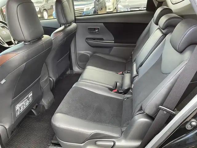 トヨタ プリウス α G チューンブラック 新潟県 2014(平26)年 8.9万km ブラック (株)IDOMが運営する【じしゃロン新潟店】の自社ローン専用車両になります。/こちらは現金またはオートローンご利用時の価格です。自社ローンご希望の方は別途その旨お申付け下さい/プッシュスタート/スペアキー１本付き/クルーズコントロール/純正SDナビ/ワンセグテレビ(走行時視聴可能)/CD、DVD、AM、FM視聴可能/Bluetooth接続可能/バックカメラ/ETC/ハーフレザーシート/本革巻きステアリング