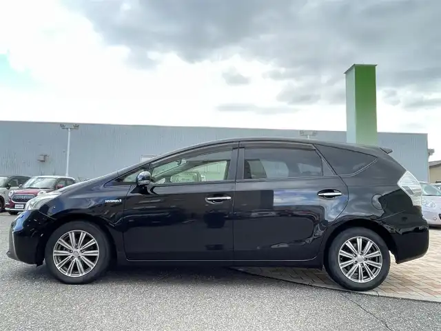 トヨタ プリウス α G チューンブラック 新潟県 2014(平26)年 8.9万km ブラック (株)IDOMが運営する【じしゃロン新潟店】の自社ローン専用車両になります。/こちらは現金またはオートローンご利用時の価格です。自社ローンご希望の方は別途その旨お申付け下さい/プッシュスタート/スペアキー１本付き/クルーズコントロール/純正SDナビ/ワンセグテレビ(走行時視聴可能)/CD、DVD、AM、FM視聴可能/Bluetooth接続可能/バックカメラ/ETC/ハーフレザーシート/本革巻きステアリング