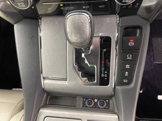 トヨタ アルファードハイブリット エグゼクティブ ラウンジ S 道央・札幌 2018(平30)年 5万km ホワイトパールクリスタルシャイン ・4WD/ワンオーナー/・ツインムーンルーフ/JBLサウンド/・トヨタセーフティセンス/・純正メーカーナビ /・JBLサウンドシステム/・BT/CD/USB/SD/AUX/フルセグTV/・全方位カメラ/・デジタルインナーミラー/・純正フリップダウンモニター/・両側パワースライドドア/・パワーバックドア/・MTモード付AT/・レザーシート/・1.2列目パワーシート/D席メモリシート付/・1.2列目シートヒーター/エアシート/・ステアリングヒーター/スイッチ/・LEDオートライト/・オートマチックハイビーム/・プッシュスタート/スマートキー/・ETC2.0/社外ドラレコ前方のみ/・AC100V・1500W