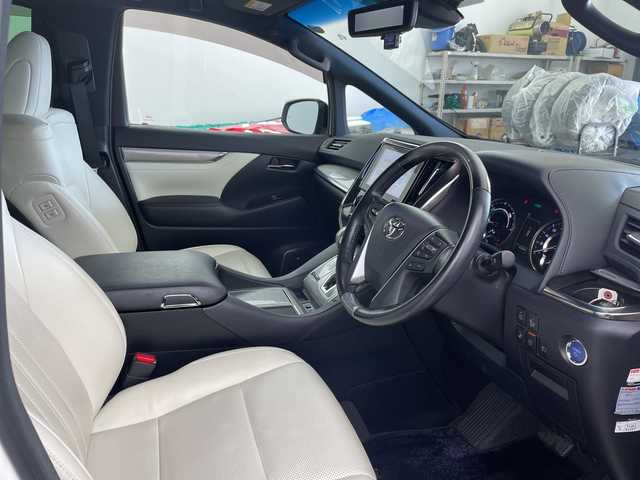 トヨタ アルファードハイブリット エグゼクティブ ラウンジ S 道央・札幌 2018(平30)年 5万km ホワイトパールクリスタルシャイン ・4WD/ワンオーナー/・ツインムーンルーフ/JBLサウンド/・トヨタセーフティセンス/・純正メーカーナビ /・JBLサウンドシステム/・BT/CD/USB/SD/AUX/フルセグTV/・全方位カメラ/・デジタルインナーミラー/・純正フリップダウンモニター/・両側パワースライドドア/・パワーバックドア/・MTモード付AT/・レザーシート/・1.2列目パワーシート/D席メモリシート付/・1.2列目シートヒーター/エアシート/・ステアリングヒーター/スイッチ/・LEDオートライト/・オートマチックハイビーム/・プッシュスタート/スマートキー/・ETC2.0/社外ドラレコ前方のみ/・AC100V・1500W