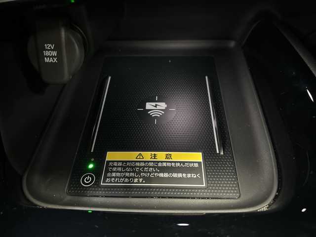 ホンダ ヴェゼル ハイブリッド e:HEV Z 神奈川県 2023(令5)年 1.6万km プラチナホワイトパール HondaCONNECT9インチディスプレイ/AM　FM　フルセグ　　USB　Bluetooth/バックカメラ/ハンズフリーパワーバックドア/ホンダセンシング/ブラインドスポットインフォメーション　後退出庫サポート/ETC2.0/社外ドライブレコーダー/革巻きステアリング/パドルシフト/ステアリングヒーター/ワイヤレス充電器/コンビシート/前席シートヒーター/後席用USBポート×2/トノカバー/ISOFIX対応/純正フロアマット/スマートキー/親水/ヒーテッドドアミラー/LEDヘッドライト/オートレベリング機構/LEDアクティブコーナーリングライト/シーケンシャルターンランプ/フォグランプ/純正18インチアルミ/ドアバイザー/衝突軽減ブレーキ/誤発進抑制機能/後方誤発進抑制機能/近距離衝突軽減ブレーキ/歩行者事故軽減ステアリング/路外逸脱抑制k脳/渋滞追従機能付アダプティブクルーズコントロール/車線維持支援システム/先行車発進お知らせ機能/標識認識機能/オートハイビーム/パーキングセンサーシステム