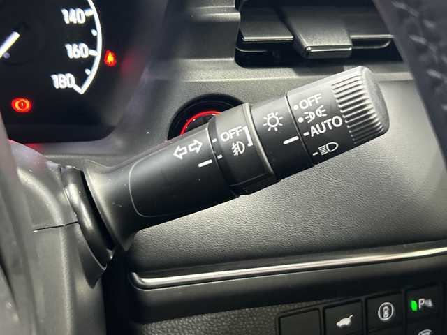 ホンダ ヴェゼル ハイブリッド e:HEV Z 神奈川県 2023(令5)年 1.6万km プラチナホワイトパール HondaCONNECT9インチディスプレイ/AM　FM　フルセグ　　USB　Bluetooth/バックカメラ/ハンズフリーパワーバックドア/ホンダセンシング/ブラインドスポットインフォメーション　後退出庫サポート/ETC2.0/社外ドライブレコーダー/革巻きステアリング/パドルシフト/ステアリングヒーター/ワイヤレス充電器/コンビシート/前席シートヒーター/後席用USBポート×2/トノカバー/ISOFIX対応/純正フロアマット/スマートキー/親水/ヒーテッドドアミラー/LEDヘッドライト/オートレベリング機構/LEDアクティブコーナーリングライト/シーケンシャルターンランプ/フォグランプ/純正18インチアルミ/ドアバイザー/衝突軽減ブレーキ/誤発進抑制機能/後方誤発進抑制機能/近距離衝突軽減ブレーキ/歩行者事故軽減ステアリング/路外逸脱抑制k脳/渋滞追従機能付アダプティブクルーズコントロール/車線維持支援システム/先行車発進お知らせ機能/標識認識機能/オートハイビーム/パーキングセンサーシステム