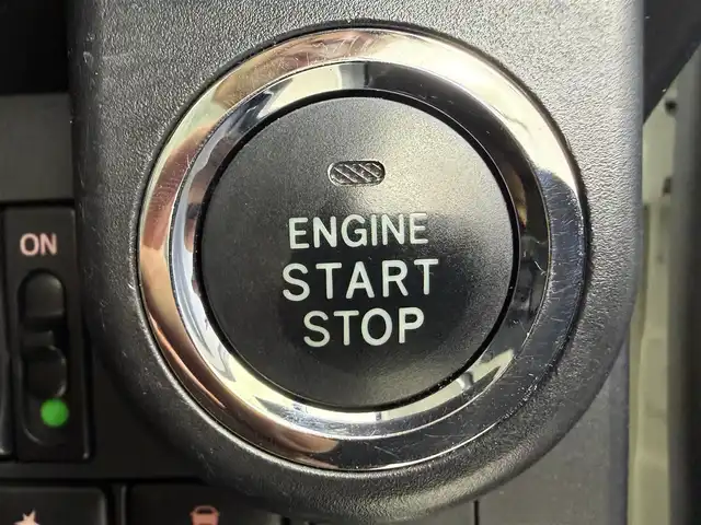 トヨタ タンク カスタムG 愛知県 2019(平31)年 5.1万km パールホワイトⅢ 純正９インチナビ（フルセグTV・HDMI・USB・ラジオ）/バックカメラ/両側パワースライドドア/純正ドライブレコーダー/ビルトインETC2.0/クルーズコントロール/シートヒーター/コーナーセンサー/オートハイビーム/LEDヘッドライト/ロールサンシェード/純正アルミホイール/スペアキー