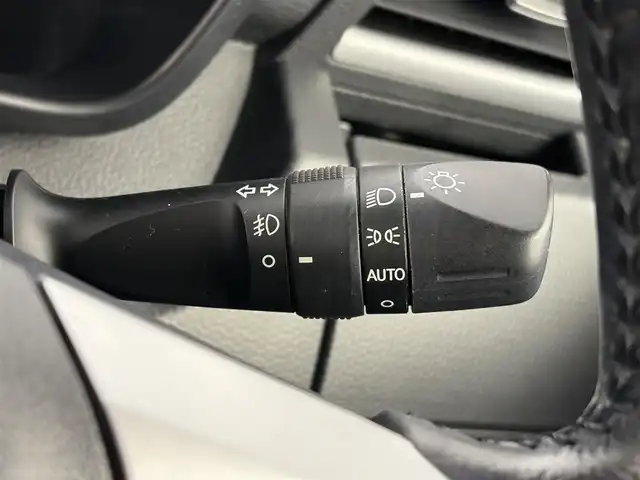 トヨタ タンク カスタムG 愛知県 2019(平31)年 5.1万km パールホワイトⅢ 純正９インチナビ（フルセグTV・HDMI・USB・ラジオ）/バックカメラ/両側パワースライドドア/純正ドライブレコーダー/ビルトインETC2.0/クルーズコントロール/シートヒーター/コーナーセンサー/オートハイビーム/LEDヘッドライト/ロールサンシェード/純正アルミホイール/スペアキー