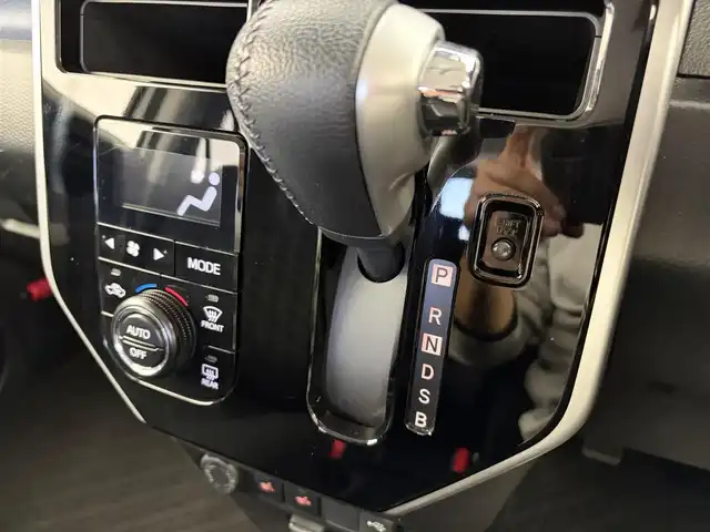 トヨタ タンク カスタムG 愛知県 2019(平31)年 5.1万km パールホワイトⅢ 純正９インチナビ（フルセグTV・HDMI・USB・ラジオ）/バックカメラ/両側パワースライドドア/純正ドライブレコーダー/ビルトインETC2.0/クルーズコントロール/シートヒーター/コーナーセンサー/オートハイビーム/LEDヘッドライト/ロールサンシェード/純正アルミホイール/スペアキー