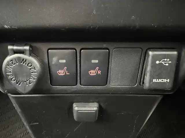 トヨタ タンク カスタムG 愛知県 2019(平31)年 5.1万km パールホワイトⅢ 純正９インチナビ（フルセグTV・HDMI・USB・ラジオ）/バックカメラ/両側パワースライドドア/純正ドライブレコーダー/ビルトインETC2.0/クルーズコントロール/シートヒーター/コーナーセンサー/オートハイビーム/LEDヘッドライト/ロールサンシェード/純正アルミホイール/スペアキー