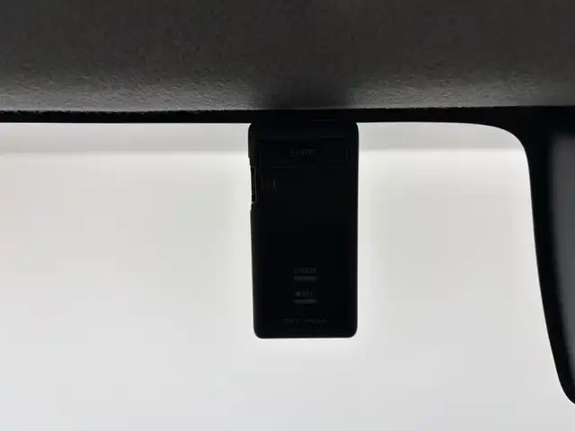 トヨタ タンク カスタムG 愛知県 2019(平31)年 5.1万km パールホワイトⅢ 純正９インチナビ（フルセグTV・HDMI・USB・ラジオ）/バックカメラ/両側パワースライドドア/純正ドライブレコーダー/ビルトインETC2.0/クルーズコントロール/シートヒーター/コーナーセンサー/オートハイビーム/LEDヘッドライト/ロールサンシェード/純正アルミホイール/スペアキー