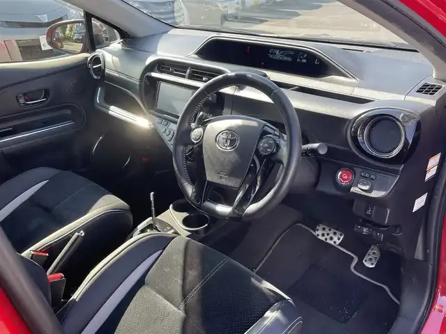 トヨタ アクア G G’s 東京都 2014(平26)年 9万km スーパーレッドⅤ (株)IDOMが運営する【じしゃロン昭島店】の自社ローン専用車両になります。こちらは現金またはオートローンご利用時の価格です。自社ローンご希望の方は別途その旨お申付け下さい/ディーラーOPナビ/BT/SD/CD/DVD/フルセグTV/ミラーリング/バックカメラ/ドライブレコーダー前/スマートキー/USB入力端子/社外ETC/ドアバイザー/AUTOライト/LEDライト/電動格納ミラー