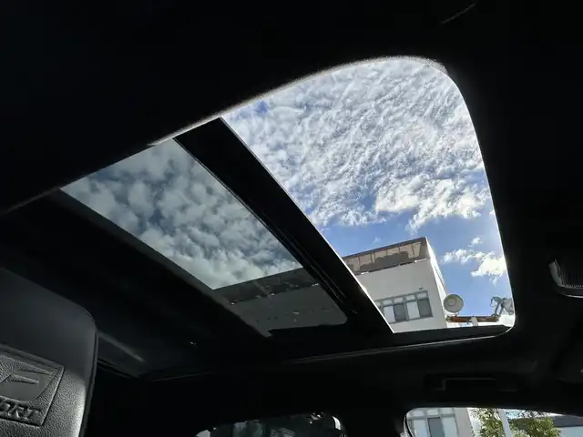 レクサス ＲＸ 350 Fスポーツ 福岡県 2023(令5)年 1.3万km ホワイトノーヴァガラスフレーク ワンオーナー/純正ナビ（AM/FM/BT/フルセグTV）/ブラインドスポットモニター/ヘッドアップディスプレイ/デジタルインナーミラー/ムーンルーフ/レーダークルーズコントロール/全方位カメラ/ビルトインETC2.0/ドライブレコーダー/前席パワーシート（運転席メモリ付）/全席シートヒーター/前席エアシート/携帯置くだけ充電/パワーバックドア/本革巻ステアリング（パドル付）/USB入力端子/スペアキー/カードキー/純正フロアマット/純正21インチアルミホイール/取扱説明書/保証書フリップダウンモニター