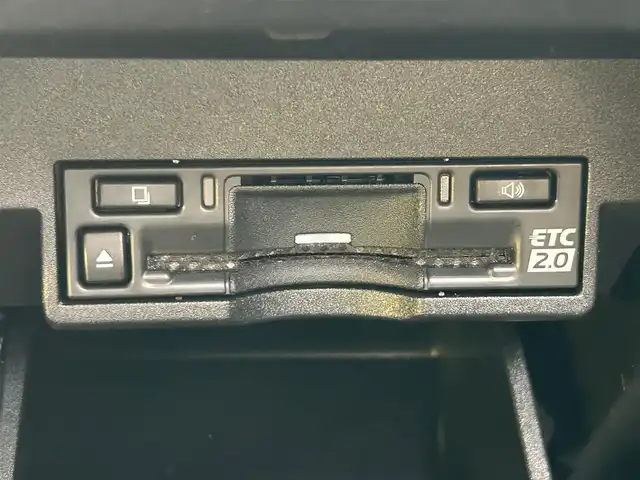 レクサス ＲＸ 350 Fスポーツ 福岡県 2023(令5)年 1.3万km ホワイトノーヴァガラスフレーク ワンオーナー/純正ナビ（AM/FM/BT/フルセグTV）/ブラインドスポットモニター/ヘッドアップディスプレイ/デジタルインナーミラー/ムーンルーフ/レーダークルーズコントロール/全方位カメラ/ビルトインETC2.0/ドライブレコーダー/前席パワーシート（運転席メモリ付）/全席シートヒーター/前席エアシート/携帯置くだけ充電/パワーバックドア/本革巻ステアリング（パドル付）/USB入力端子/スペアキー/カードキー/純正フロアマット/純正21インチアルミホイール/取扱説明書/保証書フリップダウンモニター