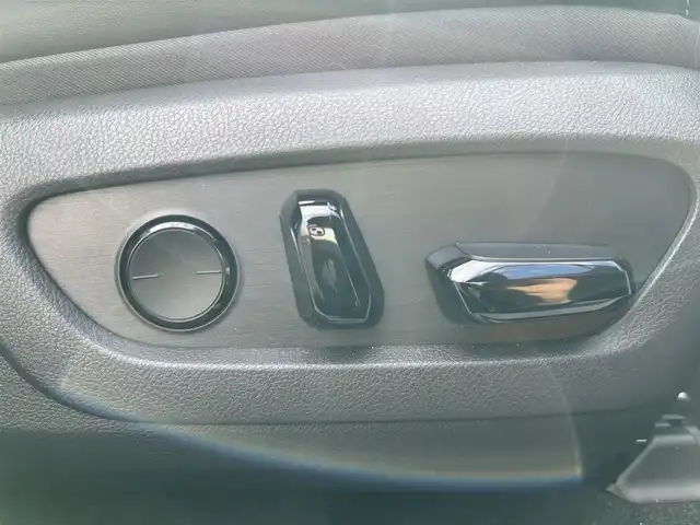 レクサス ＲＸ 350 Fスポーツ 福岡県 2023(令5)年 1.3万km ホワイトノーヴァガラスフレーク ワンオーナー/純正ナビ（AM/FM/BT/フルセグTV）/ブラインドスポットモニター/ヘッドアップディスプレイ/デジタルインナーミラー/ムーンルーフ/レーダークルーズコントロール/全方位カメラ/ビルトインETC2.0/ドライブレコーダー/前席パワーシート（運転席メモリ付）/全席シートヒーター/前席エアシート/携帯置くだけ充電/パワーバックドア/本革巻ステアリング（パドル付）/USB入力端子/スペアキー/カードキー/純正フロアマット/純正21インチアルミホイール/取扱説明書/保証書フリップダウンモニター