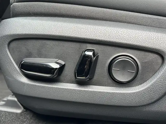 レクサス ＲＸ 350 Fスポーツ 福岡県 2023(令5)年 1.3万km ホワイトノーヴァガラスフレーク ワンオーナー/純正ナビ（AM/FM/BT/フルセグTV）/ブラインドスポットモニター/ヘッドアップディスプレイ/デジタルインナーミラー/ムーンルーフ/レーダークルーズコントロール/全方位カメラ/ビルトインETC2.0/ドライブレコーダー/前席パワーシート（運転席メモリ付）/全席シートヒーター/前席エアシート/携帯置くだけ充電/パワーバックドア/本革巻ステアリング（パドル付）/USB入力端子/スペアキー/カードキー/純正フロアマット/純正21インチアルミホイール/取扱説明書/保証書フリップダウンモニター