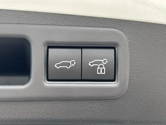 レクサス ＲＸ 350 Fスポーツ 福岡県 2023(令5)年 1.3万km ホワイトノーヴァガラスフレーク ワンオーナー/純正ナビ（AM/FM/BT/フルセグTV）/ブラインドスポットモニター/ヘッドアップディスプレイ/デジタルインナーミラー/ムーンルーフ/レーダークルーズコントロール/全方位カメラ/ビルトインETC2.0/ドライブレコーダー/前席パワーシート（運転席メモリ付）/全席シートヒーター/前席エアシート/携帯置くだけ充電/パワーバックドア/本革巻ステアリング（パドル付）/USB入力端子/スペアキー/カードキー/純正フロアマット/純正21インチアルミホイール/取扱説明書/保証書フリップダウンモニター