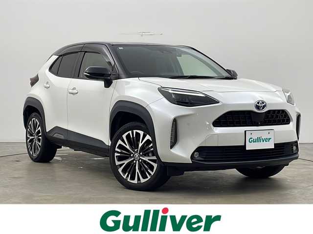 トヨタ ヤリスクロス ハイブリッド Z 秋田県 2020(令2)年 3万km ブラックマイカ/ホワイトパールクリスタルシャイン 2トーン 4WD/純正ディスプレイオーディオ　/フルセグTV/AM/FM/Bluetooth/バックカメラ　/衝突被害軽減ブレーキ　/レーダークルーズコントロール　/ブラインドスポットモニター　/レーンキープアシスト/横滑り防止装置/ダウンヒルアシストコントロール/前席シートヒーター　/運転席パワーシート/前後ドライブレコーダー/ビルトインETC　/ハーフレザーシート/LEDヘッドライト/オートマチックハイビーム/純正アルミホイール/純正フロアマット