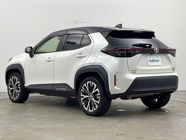 トヨタ ヤリスクロス ハイブリッド Z 秋田県 2020(令2)年 3万km ブラックマイカ/ホワイトパールクリスタルシャイン 2トーン 4WD/純正ディスプレイオーディオ　/フルセグTV/AM/FM/Bluetooth/バックカメラ　/衝突被害軽減ブレーキ　/レーダークルーズコントロール　/ブラインドスポットモニター　/レーンキープアシスト/横滑り防止装置/ダウンヒルアシストコントロール/前席シートヒーター　/運転席パワーシート/前後ドライブレコーダー/ビルトインETC　/ハーフレザーシート/LEDヘッドライト/オートマチックハイビーム/純正アルミホイール/純正フロアマット