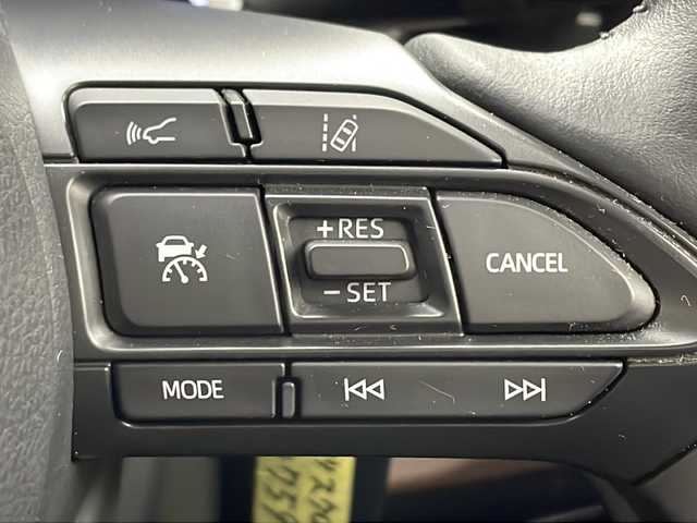 トヨタ ヤリスクロス ハイブリッド Z 秋田県 2020(令2)年 3万km ブラックマイカ/ホワイトパールクリスタルシャイン 2トーン 4WD/純正ディスプレイオーディオ　/フルセグTV/AM/FM/Bluetooth/バックカメラ　/衝突被害軽減ブレーキ　/レーダークルーズコントロール　/ブラインドスポットモニター　/レーンキープアシスト/横滑り防止装置/ダウンヒルアシストコントロール/前席シートヒーター　/運転席パワーシート/前後ドライブレコーダー/ビルトインETC　/ハーフレザーシート/LEDヘッドライト/オートマチックハイビーム/純正アルミホイール/純正フロアマット