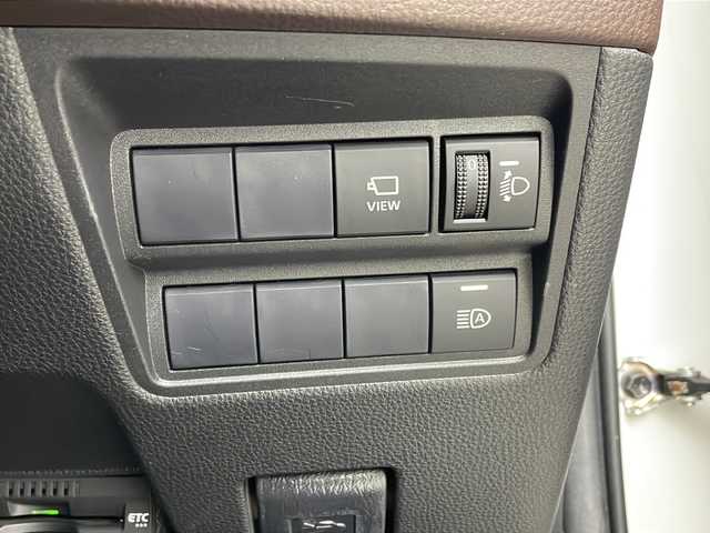 トヨタ ヤリスクロス ハイブリッド Z 秋田県 2020(令2)年 3万km ブラックマイカ/ホワイトパールクリスタルシャイン 2トーン 4WD/純正ディスプレイオーディオ　/フルセグTV/AM/FM/Bluetooth/バックカメラ　/衝突被害軽減ブレーキ　/レーダークルーズコントロール　/ブラインドスポットモニター　/レーンキープアシスト/横滑り防止装置/ダウンヒルアシストコントロール/前席シートヒーター　/運転席パワーシート/前後ドライブレコーダー/ビルトインETC　/ハーフレザーシート/LEDヘッドライト/オートマチックハイビーム/純正アルミホイール/純正フロアマット