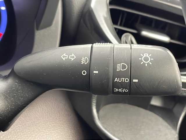 トヨタ ヤリスクロス ハイブリッド Z 秋田県 2020(令2)年 3万km ブラックマイカ/ホワイトパールクリスタルシャイン 2トーン 4WD/純正ディスプレイオーディオ　/フルセグTV/AM/FM/Bluetooth/バックカメラ　/衝突被害軽減ブレーキ　/レーダークルーズコントロール　/ブラインドスポットモニター　/レーンキープアシスト/横滑り防止装置/ダウンヒルアシストコントロール/前席シートヒーター　/運転席パワーシート/前後ドライブレコーダー/ビルトインETC　/ハーフレザーシート/LEDヘッドライト/オートマチックハイビーム/純正アルミホイール/純正フロアマット