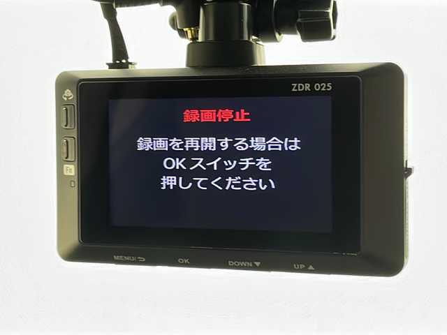 トヨタ ヤリスクロス ハイブリッド Z 秋田県 2020(令2)年 3万km ブラックマイカ/ホワイトパールクリスタルシャイン 2トーン 4WD/純正ディスプレイオーディオ　/フルセグTV/AM/FM/Bluetooth/バックカメラ　/衝突被害軽減ブレーキ　/レーダークルーズコントロール　/ブラインドスポットモニター　/レーンキープアシスト/横滑り防止装置/ダウンヒルアシストコントロール/前席シートヒーター　/運転席パワーシート/前後ドライブレコーダー/ビルトインETC　/ハーフレザーシート/LEDヘッドライト/オートマチックハイビーム/純正アルミホイール/純正フロアマット