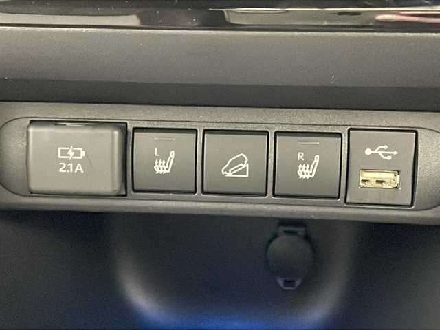 トヨタ ヤリスクロス ハイブリッド Z 秋田県 2020(令2)年 3万km ブラックマイカ/ホワイトパールクリスタルシャイン 2トーン 4WD/純正ディスプレイオーディオ　/フルセグTV/AM/FM/Bluetooth/バックカメラ　/衝突被害軽減ブレーキ　/レーダークルーズコントロール　/ブラインドスポットモニター　/レーンキープアシスト/横滑り防止装置/ダウンヒルアシストコントロール/前席シートヒーター　/運転席パワーシート/前後ドライブレコーダー/ビルトインETC　/ハーフレザーシート/LEDヘッドライト/オートマチックハイビーム/純正アルミホイール/純正フロアマット