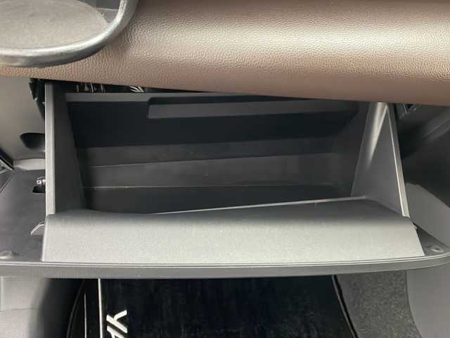 トヨタ ヤリスクロス ハイブリッド Z 秋田県 2020(令2)年 3万km ブラックマイカ/ホワイトパールクリスタルシャイン 2トーン 4WD/純正ディスプレイオーディオ　/フルセグTV/AM/FM/Bluetooth/バックカメラ　/衝突被害軽減ブレーキ　/レーダークルーズコントロール　/ブラインドスポットモニター　/レーンキープアシスト/横滑り防止装置/ダウンヒルアシストコントロール/前席シートヒーター　/運転席パワーシート/前後ドライブレコーダー/ビルトインETC　/ハーフレザーシート/LEDヘッドライト/オートマチックハイビーム/純正アルミホイール/純正フロアマット