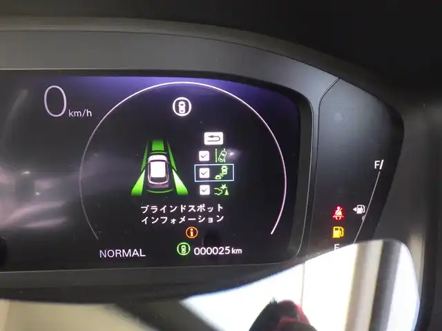 ホンダ ＺＲ－Ｖ Z 千葉県 2024(令6)年 0.1万km未満 プラチナホワイトパール ホンダセンシング/・衝突軽減ブレーキ（CMBS）/・車線維持支援システム（LKAS）/・アダプティブクルーズコントロール（ACC）/・レーンキープアシストシステム/・ブラインドスポットシシステム/・後方誤発進抑制機能/・誤発進抑制機能/パワーバックドア/ブラックレザーシート/前席パワーシート/シートヒーター/ワイヤレス充電/9インチ純正コネクトナビ/地デジTV/【Bluetooth接続】/マルチビューカメラシステム/ETC（2.0）/LEDヘッドライト/ウインカーミラー/革巻きステアリング/パドルシフト/ステアリングスイッチ/コーナーセンサー/純正18インチアルミホイル/サイド/カーテンエアバッグ/Honda スマートキー