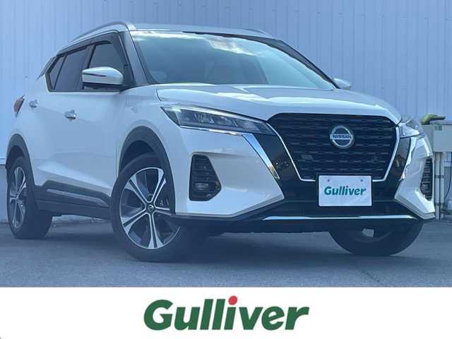 日産 キックス X ツートーンインテリアED 愛媛県 2022(令4)年 2.3万km ブリリアントホワイトパール プロパイロット/レーダークルーズコントロール/レーンキープアシストシステム/純正メモリナビ/CD/DVD/BT/MSV/フルセグTV/アラウンドビューモニター/ドライブレコーダー/ビルトインETC/前後コーナーセンサー/合皮シート/シートヒーター/ステアリングヒーター/インテリジェントルームミラー/LEDヘッドライト/オートライト/ルーフレール/純正フロアマット/純正17インチアルミホイール/トノカバー/スマートキー/プッシュスタート/保証書
