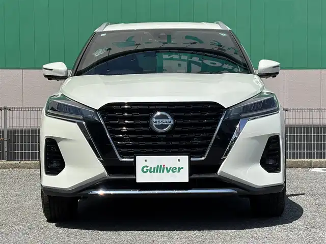 日産 キックス X 千葉県 2020(令2)年 1.5万km ブリリアントホワイトパール 純正後付けナビ/　(CD/AUX/Bluetooth)/フルセグTV/インテリジェントルームミラー/アラウンドビューモニター/ドライブレコーダー (DH5-D)/ETC/ステアリングスイッチ/ステアリングヒーター/プロパイロット/エマージェンシーブレーキ/車線逸脱防止支援システム/前後コーナーセンサー/プッシュエンジンスタート/スマートキー/ハーフレザー調シート/前席シートヒーター/トノカバー/オートライト/ヘッドライトレベライザー/LEDヘッドライト/LEDフォグランプ/ウィンカー付き電動格納ミラー/純正フロアマット/ダブル＆サイド＆カーテンエアバッグ/ナビ取扱説明書