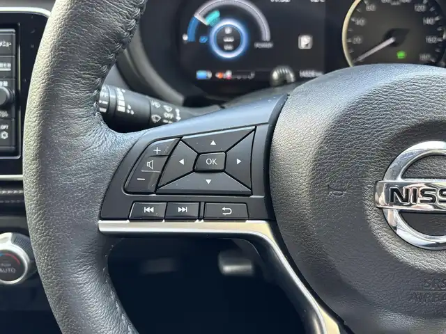 日産 キックス X 千葉県 2020(令2)年 1.5万km ブリリアントホワイトパール 純正後付けナビ/　(CD/AUX/Bluetooth)/フルセグTV/インテリジェントルームミラー/アラウンドビューモニター/ドライブレコーダー (DH5-D)/ETC/ステアリングスイッチ/ステアリングヒーター/プロパイロット/エマージェンシーブレーキ/車線逸脱防止支援システム/前後コーナーセンサー/プッシュエンジンスタート/スマートキー/ハーフレザー調シート/前席シートヒーター/トノカバー/オートライト/ヘッドライトレベライザー/LEDヘッドライト/LEDフォグランプ/ウィンカー付き電動格納ミラー/純正フロアマット/ダブル＆サイド＆カーテンエアバッグ/ナビ取扱説明書