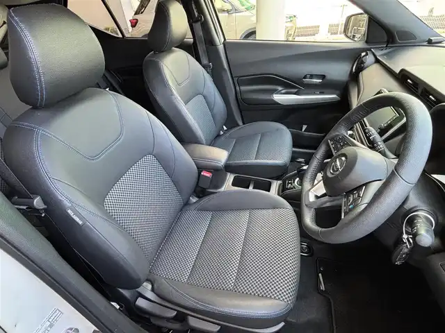 日産 キックス X 千葉県 2020(令2)年 1.5万km ブリリアントホワイトパール 純正後付けナビ/　(CD/AUX/Bluetooth)/フルセグTV/インテリジェントルームミラー/アラウンドビューモニター/ドライブレコーダー (DH5-D)/ETC/ステアリングスイッチ/ステアリングヒーター/プロパイロット/エマージェンシーブレーキ/車線逸脱防止支援システム/前後コーナーセンサー/プッシュエンジンスタート/スマートキー/ハーフレザー調シート/前席シートヒーター/トノカバー/オートライト/ヘッドライトレベライザー/LEDヘッドライト/LEDフォグランプ/ウィンカー付き電動格納ミラー/純正フロアマット/ダブル＆サイド＆カーテンエアバッグ/ナビ取扱説明書