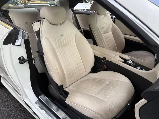 メルセデス・ベンツ ＣＬ５５０ デジーノ AMGエディション 東京都 2006(平18)年 1.6万km カルサイトホワイト 限定100台特別限定車/ワンオーナー/保証書・取説・ナビ取説・キーレスキー×２/H19.20.21.23.27.29.R1.3.4.5ディーラー記録簿有/ナイトビューアシスト/サンルーフ/車間距離警告/ABC（アクティブ・ボディ・コントロール）・車高調整機能・サスペンション自動制御/ウッドコンビハンドル・オートチルト・ステアリングスイッチ/クルーズコントロール/デジーノポーセレン（乳白色）アニリンレザーシート/前席メモリ付パワーシート・シートヒーター・ベンチレーション/マルチコントロールシートバック/COMANDシステム 純正HDDナビ/DVD/CD(ch)/MSV/ハーマン・カードンサウンドシステム/バックカメラ・パーキングアシスト/パークトロニック/ビルトインETC/純正19インチマルチピースアルミ/HID・前後フォグ・オートライト・AFS・ヘッドライトクリーナー/電格ウィンカーミラー/ドアイージークロージャー/電動パーキングブレーキ/サイド＆カーテンエアバック