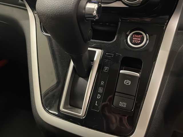 日産 セレナ ハイウェイスター プロパイロットED 熊本県 2017(平29)年 8.6万km ブリリアントホワイトパール ・社外ナビ　Carrozzeria[AVIC-RW801】/-BT/フルセグTV/CD/DVD/SD/USB/FM/AM/・バックカメラ/・プロパイロット/・社外フリップダウンモニター　carrozzeria【TVM-FW1020】/・電動パーキングブレーキ/・ブレーキホールド/・ステアリングリモコン/・衝突軽減ブレーキ/・横滑り防止装置/・両側パワースライドドア/・純正アルミ16インチ/・LEDヘッドライト/・フォグランプ/・カーテンエアバッグ/・オートライト/・アイドリングストップ/・ウィンカーミラー/・コーナーセンサー/・ETC