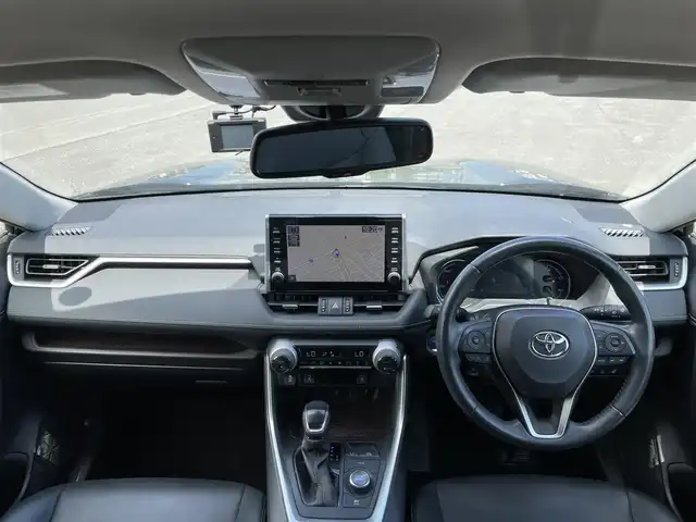 トヨタ ＲＡＶ４ ハイブリッドG 道央・札幌 2021(令3)年 3.1万km アティチュードブラックマイカ ４WD/モデリスタエアロ/純正ディーラーOPナビ/AM/FM/BT/フルセグ/トヨタセーフティセンス/プリクラッシュセーフティ/横滑り防止装置/レーダークルーズコントロール/レーンキープアシスト/クリアランスソナー/ブラインドスポットモニター/リアクロストラフィックアラート/パーキングサポートブレーキ/ロードサインアシスト/パノラミックビューモニター/ビルトインETC/ドライブレコーダー/自動防眩ミラー/EVMODE/DRIVEMODE切替/パワーバックドア/D席パワーシート/D席メモリーシート/前席シートヒーター/レザーシート/革巻きステアリング/ステアリングリモコン/ハンドルヒーター/AC100V/MTモード付AT/プッシュスタート/スマートキー/LEDヘッドライト/オートライト/オートハイビーム/フォグランプ/電動格納ミラー/ウィンカーミラー/純正フロアマット/ドアバイザー