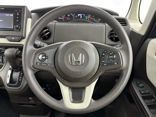 ホンダ Ｎ ＢＯＸ L 埼玉県 2022(令4)年 4.9万km プラチナホワイトパール 純正ディスプレイオーディオ（TV/BT/CD）/バックカメラ/レーダークルーズコントロール/横滑り防止装置/レーンキープアシスト/盗難防止装置/衝突軽減システム/LEDヘッドライト/ETC/片側パワースライドドア/純正フロアマット/ドライブレコーダー/スマートキー/プッシュスタート