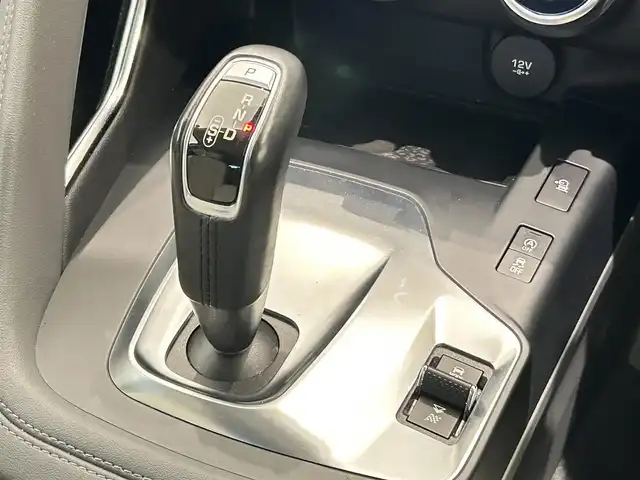 ジャガー Ｅペース 福岡県 2018(平30)年 3.6万km 白 純正ナビ /Bluetooth /クルコン /360°カメラ /Bカメラ /Fカメラ /パーキングアシスト /白革 /AndroidAuto /AppleCarPlay