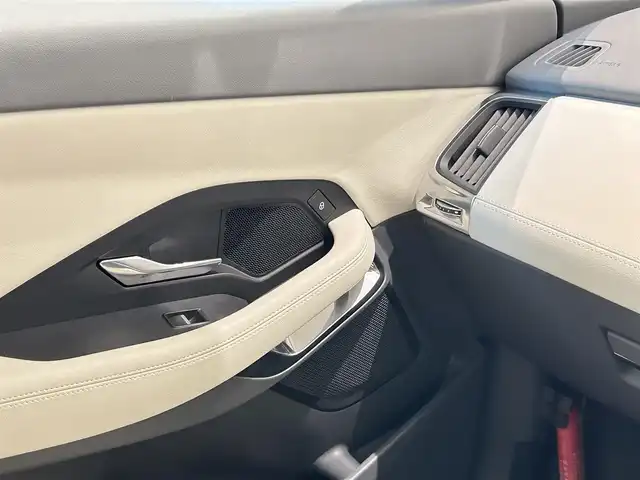 ジャガー Ｅペース 福岡県 2018(平30)年 3.6万km 白 純正ナビ /Bluetooth /クルコン /360°カメラ /Bカメラ /Fカメラ /パーキングアシスト /白革 /AndroidAuto /AppleCarPlay