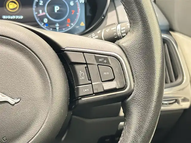 ジャガー Ｅペース 福岡県 2018(平30)年 3.6万km 白 純正ナビ /Bluetooth /クルコン /360°カメラ /Bカメラ /Fカメラ /パーキングアシスト /白革 /AndroidAuto /AppleCarPlay