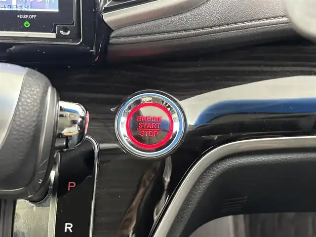 ホンダ オデッセイ アブソルート・EXホンダセンジング 埼玉県 2018(平30)年 6.3万km クリスタルブラックパール CMBS衝突軽減ブレーキ/純正９インチナビVXM-197VFNi/(フルセグTV/CD/DVD/Bluetooth/HDMI/USB/AM/FM/SD)/全方位カメラ/両側パワースライドドア /スマートパーキングアシスト/アダプティブクルーズコントロール/レーンキープアシスト/先行車発進お知らせ/ブラインドスポットインフォメーション/コーナーセンサー/パドルシフト/ECON/ビルトインETC2.0/ハーフレザーシート /シートヒーター /スマートキー/プッシュスタート/純正１８インチアルミホイール