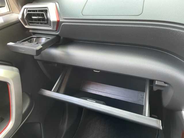 トヨタ ライズ G 兵庫県 2023(令5)年 1.1万km ブラックマイカメタリック ワンオーナー /純正9インチディスプレイオーディオ/・フルセグTV/Bluetooth/モデリスタエアロ/バックカメラ/スマートアシスト/ブラインドスポットモニター/レーンアシスト/車線逸脱警報/パーキングソナー/前後ドライブレコーダー/オートマチックハイビーム/オートライト/純正LEDヘッドライト/ビルトインETC/アイドリングストップ/純正16インチAW/プッシュEgスタート/ストップ/スマートキー×2/ターンランプ付電動格納ドアミラー/スペアタイヤ/ドアバイザー/純正フロアマット/取扱説明書/新車時保証書