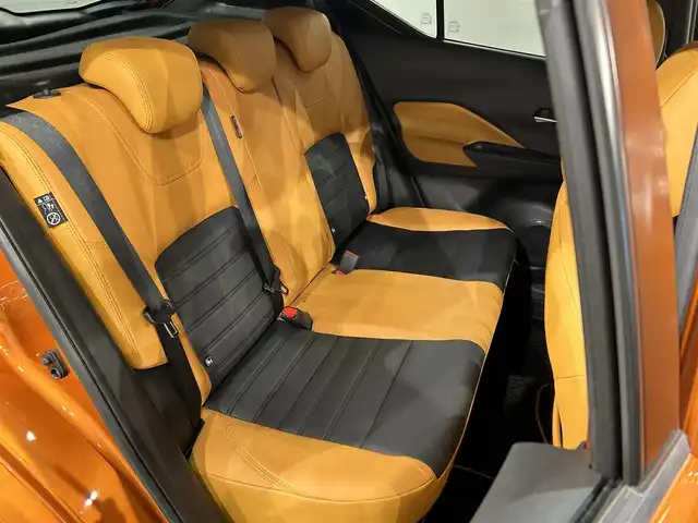 日産 キックス X ツートーンインテリアED 愛知県 2020(令2)年 2.9万km プレミアムホライズンオレンジ/ピュアブラック 2トーン 純正９インチナビ/プロパイロット/アラウンドビューモニター/衝突軽減ブレーキ/レーダークルーズコントロール/車線逸脱警報/クリアランスソナー/シートヒーター/ハンドルヒーター/ドライブレコーダー/デジタルインナーミラー/ビルトインＥＴＣ/ＬＥＤヘッドライト/ISOFIX/アクセサリーソケット/純正フロアマット/純正17インチアルミホイール