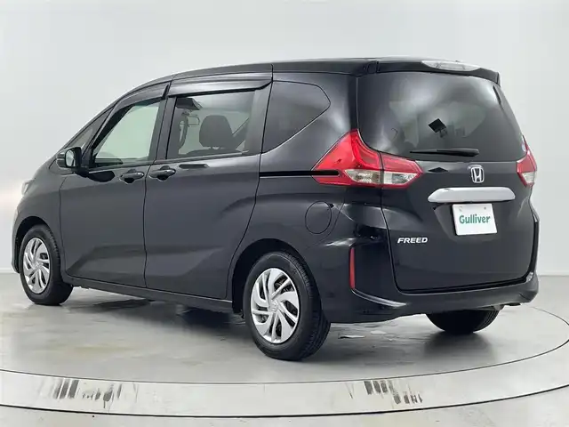 ホンダ フリード 埼玉県 2017(平29)年 4.8万km 黒 社外ナビ　NX614/(Bluetooth/USB/ipod/CD/DVD/AM/FM)/地デジワンセグ/前方ドライブレコーダー/ETC/Honda SENSING/・衝突軽減ブレーキ/・アダプティブ・クルーズ・コントロール/・歩行者事故低減ステアリング/・路外逸脱抑制機能/・先行車発進お知らせ機能/・標識認識機能/後席フリップダウンモニター/アイドリングストップ/ロールサンシェード/ステアリングリモコン/両側パワースライドドア/純正ドアバイザー/純正フロアマット