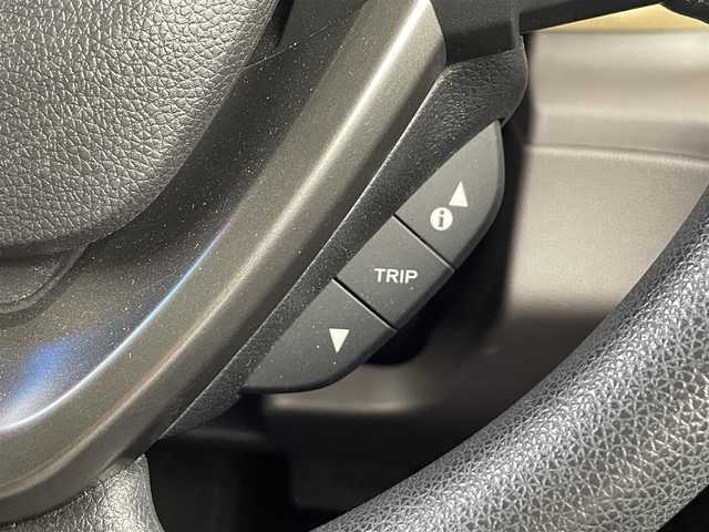 ホンダ フリード 埼玉県 2017(平29)年 4.8万km 黒 社外ナビ　NX614/(Bluetooth/USB/ipod/CD/DVD/AM/FM)/地デジワンセグ/前方ドライブレコーダー/ETC/Honda SENSING/・衝突軽減ブレーキ/・アダプティブ・クルーズ・コントロール/・歩行者事故低減ステアリング/・路外逸脱抑制機能/・先行車発進お知らせ機能/・標識認識機能/後席フリップダウンモニター/アイドリングストップ/ロールサンシェード/ステアリングリモコン/両側パワースライドドア/純正ドアバイザー/純正フロアマット