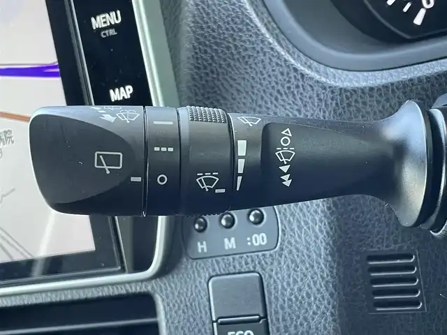 トヨタ エスクァイア Gi 島根県 2019(平31)年 8.2万km ブラック トヨタセーフティセンス/純正10インチナビ/CD/DVD/DTV/Bluetooth/バックカメラ/純正フリップダウンモニター/両側パワースライドドア /クルーズコントロール/合皮シート/シートヒーター /ステアリングスイッチ/ビルトインETC/LEDオートライト/オートマチックハイビーム/スマートキー/スペアキー /プッシュスタート /純正フロアマット/純正ドアバイザー