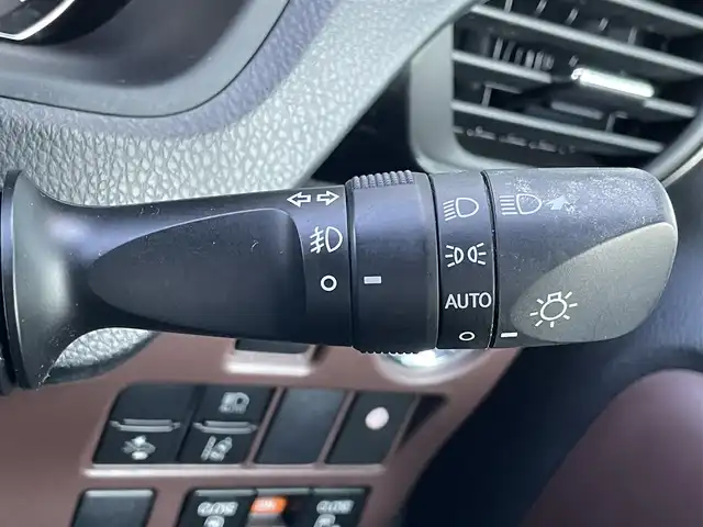 トヨタ エスクァイア Gi 島根県 2019(平31)年 8.2万km ブラック トヨタセーフティセンス/純正10インチナビ/CD/DVD/DTV/Bluetooth/バックカメラ/純正フリップダウンモニター/両側パワースライドドア /クルーズコントロール/合皮シート/シートヒーター /ステアリングスイッチ/ビルトインETC/LEDオートライト/オートマチックハイビーム/スマートキー/スペアキー /プッシュスタート /純正フロアマット/純正ドアバイザー